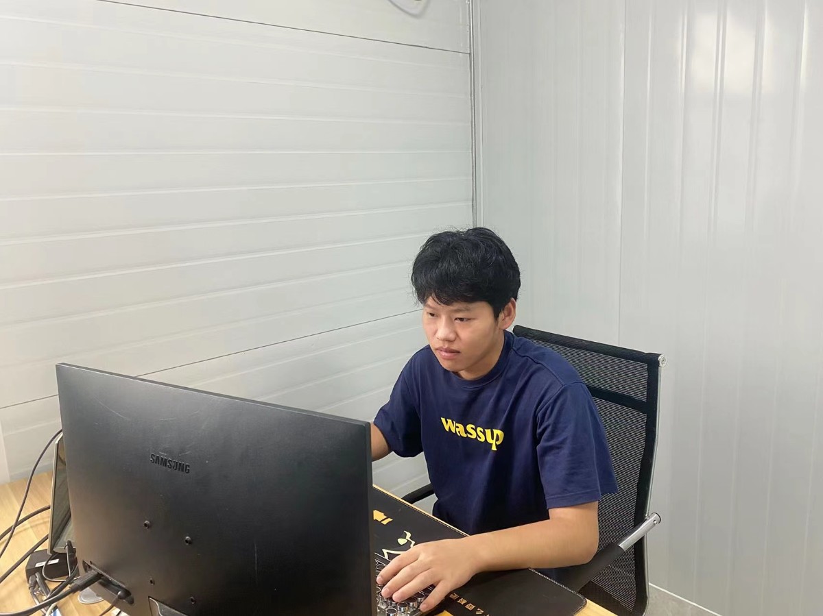 我是香港正版六台盒宝典资料大全的新兵：第三区域项目部常松