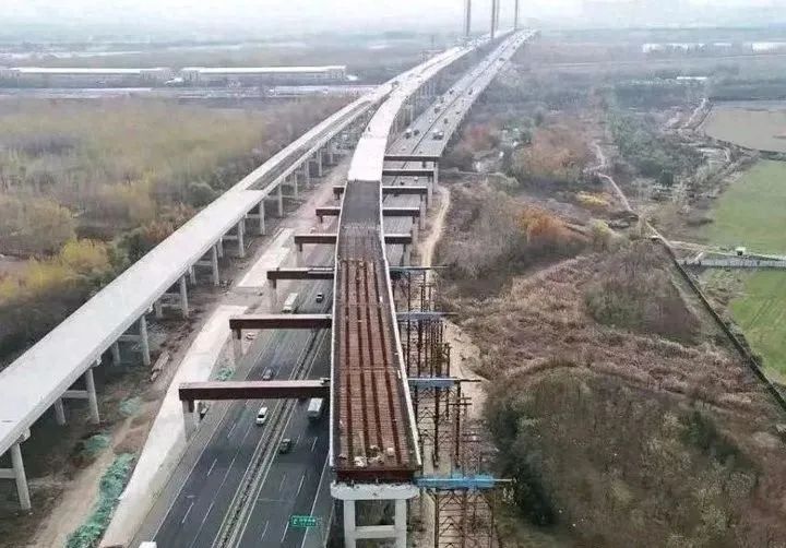 全国首条六改十二改扩建高速公路迎新进展