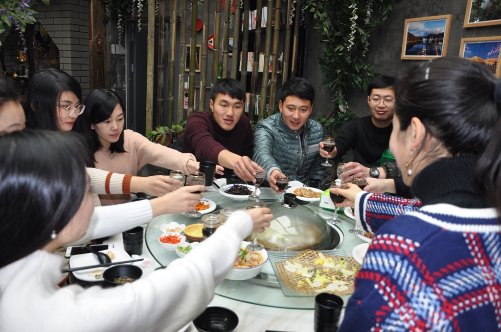 香港正版六台盒宝典资料大全