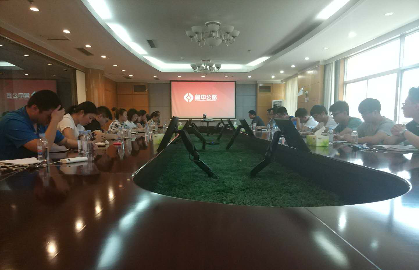 香港正版六台盒宝典资料大全