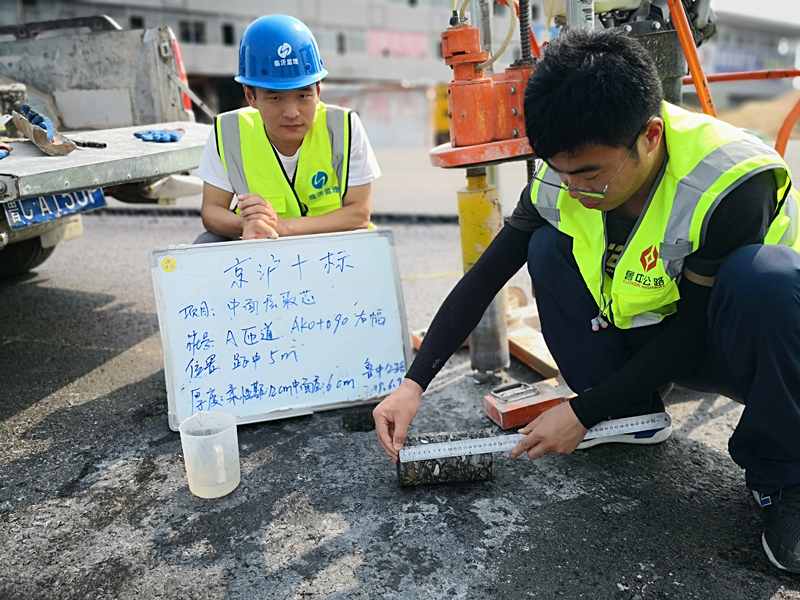 香港正版六台盒宝典资料大全