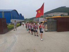 宁阳县第二小学走进香港正版六台盒宝典资料大全新宁高速项目部寻访“最美建设者”