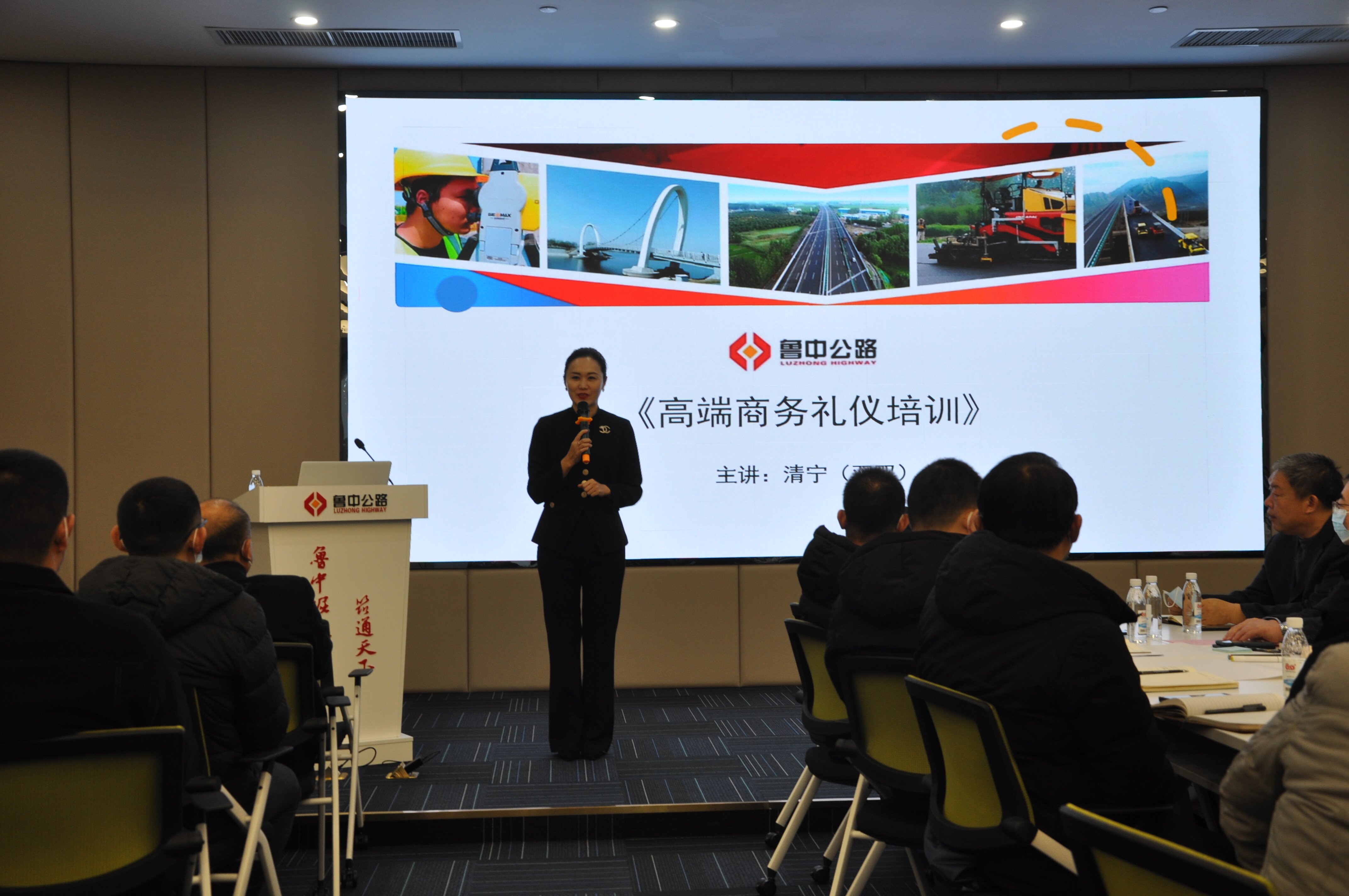 香港正版六台盒宝典资料大全